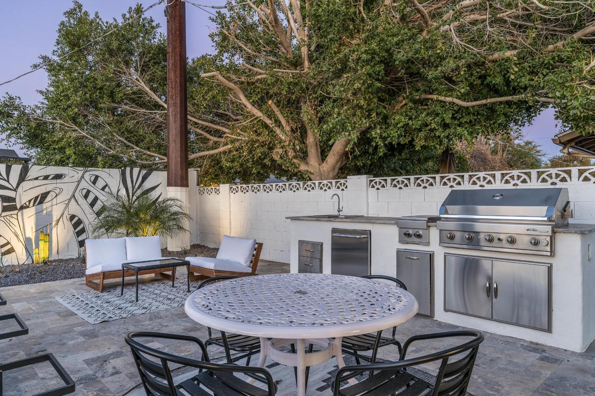 Old Town Gem By Porter Dog-friendly Wheated Pool And Arcade Games Holiday home Scottsdale